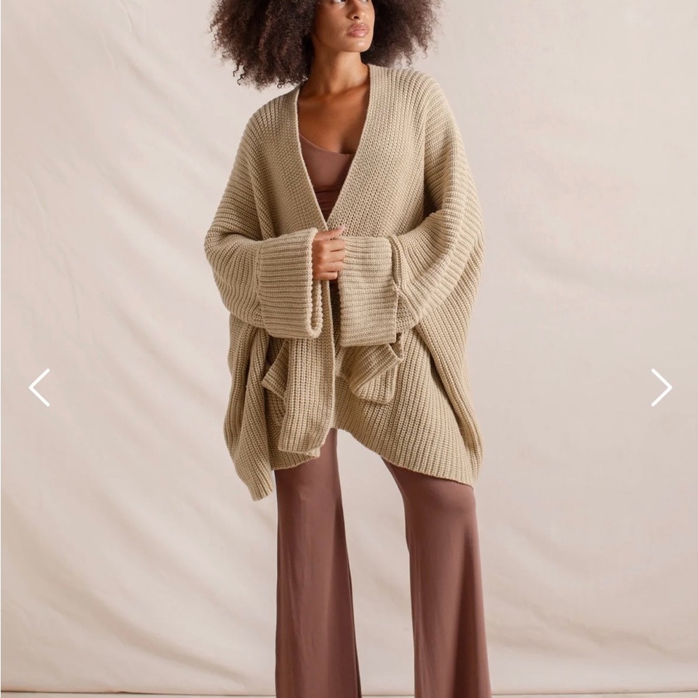 Tuula Poncho - Almond - Picture 5 of 9